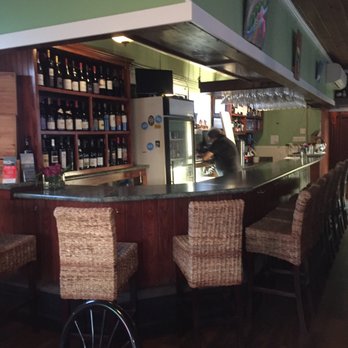 Island Grille - Bar area - American Near Me - Atlantic Beach, North Carolina