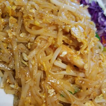 Cancoon Thai Restaurant - Pad thai - Thai Near Me - Bellflower, California