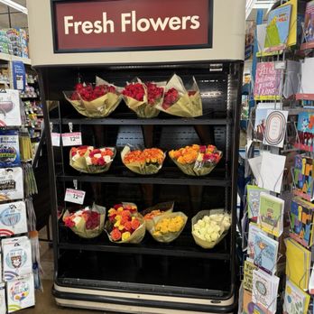Smart & Final Extra! - They have fresh flowers available - Grocery Near Me - Covina, California