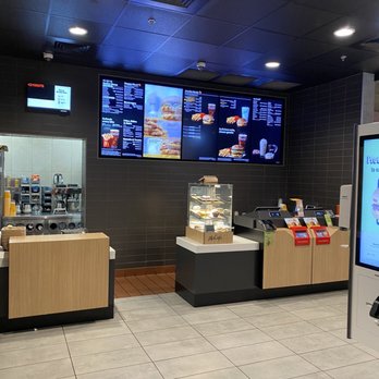McDonald's - Inside Menu/Cashier and food pick up - Burgers Near Me - Yuma, Arizona