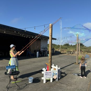 Lost Coast Bubbles - Huge bubble magic - Kids Activities Near Me - Arcata, California Lost Coast Bubbles - Huge bubble magic - Kids Activities Near Me - Arcata, California