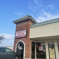 Donuts Coffee & More - Front of building