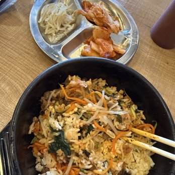 K-Noodle - Beef rice bowl..forgot the Korean name... - Korean Near Me - Burlingame, California K-Noodle - Beef rice bowl..forgot the Korean name... - Korean Near Me - Burlingame, California