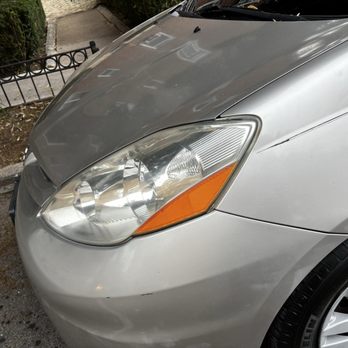 Big Shiny Apple Auto Wash - The picture taken of the headlights after detailing - Auto Detailing Near Me - Brooklyn, New York
