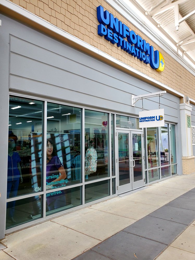 UNIFORM DESTINATION Updated August 2024 11 Photos 2224 Grand Cypress Dr, Lutz, Florida