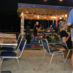Outdoor seating. Live band