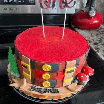 Awesome Sweets - Perfect first birthday cake. Funfetti, vanilla buttercream, and fondant...delicious! - Bakeries Near Me - Pawtucket, Rhode Island