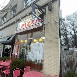 Outta Hand Pizza