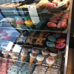 Jindalee Bakery - colourful sweet treats