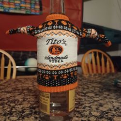 Buehler's Food Markets - Bottle sweaters