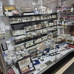 Roanoke Antique Mall - Some more antique US paper currency and silver coins.
