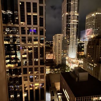 Hilton Motif Seattle - Night time city view from our hotel - Hotels Near Me - Seattle, Washington Hilton Motif Seattle - Night time city view from our hotel - Hotels Near Me - Seattle, Washington