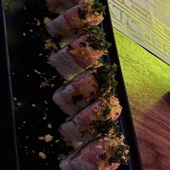 Mai Tiki - Shikotsu roll - Tiki Bars Near Me - Ferndale, Michigan