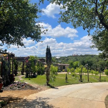 In Contrada Vineyard and Kitchen - Wine Tasting Room Near Me - San Antonio, Texas