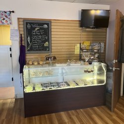 Velvet Kake - Inside sweet shop