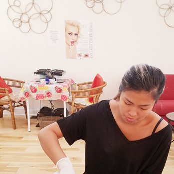 Les Fleurs Salon - Hien (Kia), Nail Technician Extraordinaire! - Nail Salons Near Me - Philadelphia, Pennsylvania Les Fleurs Salon - Hien (Kia), Nail Technician Extraordinaire! - Nail Salons Near Me - Philadelphia, Pennsylvania