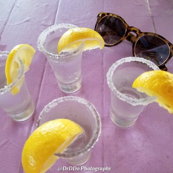 The Mar Azul - Cheap lemon drops - Dive Bars Near Me - Vieques, Puerto Rico The Mar Azul - Cheap lemon drops - Dive Bars Near Me - Vieques, Puerto Rico