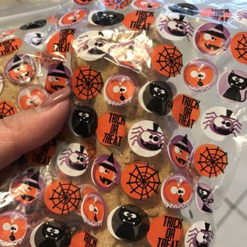 Doggie Stylin Grooming - The treats they gave my dogs in Halloween bags so cute! - Pet Groomers Near Me - Stanton, California Doggie Stylin Grooming - The treats they gave my dogs in Halloween bags so cute! - Pet Groomers Near Me - Stanton, California
