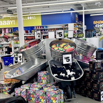 Five Below - Seasonal merchandise - Discount Store Near Me - Poughkeepsie, New York Five Below - Seasonal merchandise - Discount Store Near Me - Poughkeepsie, New York