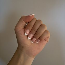 Meet U Nail Spa - French gel manicure with bow design