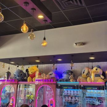 Wrap & Roll - Inside - Asian Fusion Near Me - Pearland, Texas