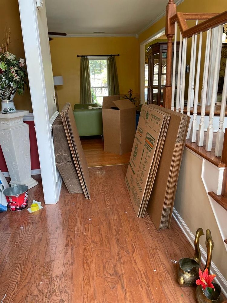 IN AND OUT MOVERS Updated July 2024 25 Photos Charlotte, North