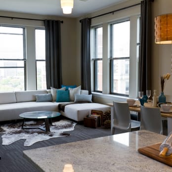 Del Prado - Living Room - Apartments Near Me - Chicago, Illinois Del Prado - Living Room - Apartments Near Me - Chicago, Illinois
