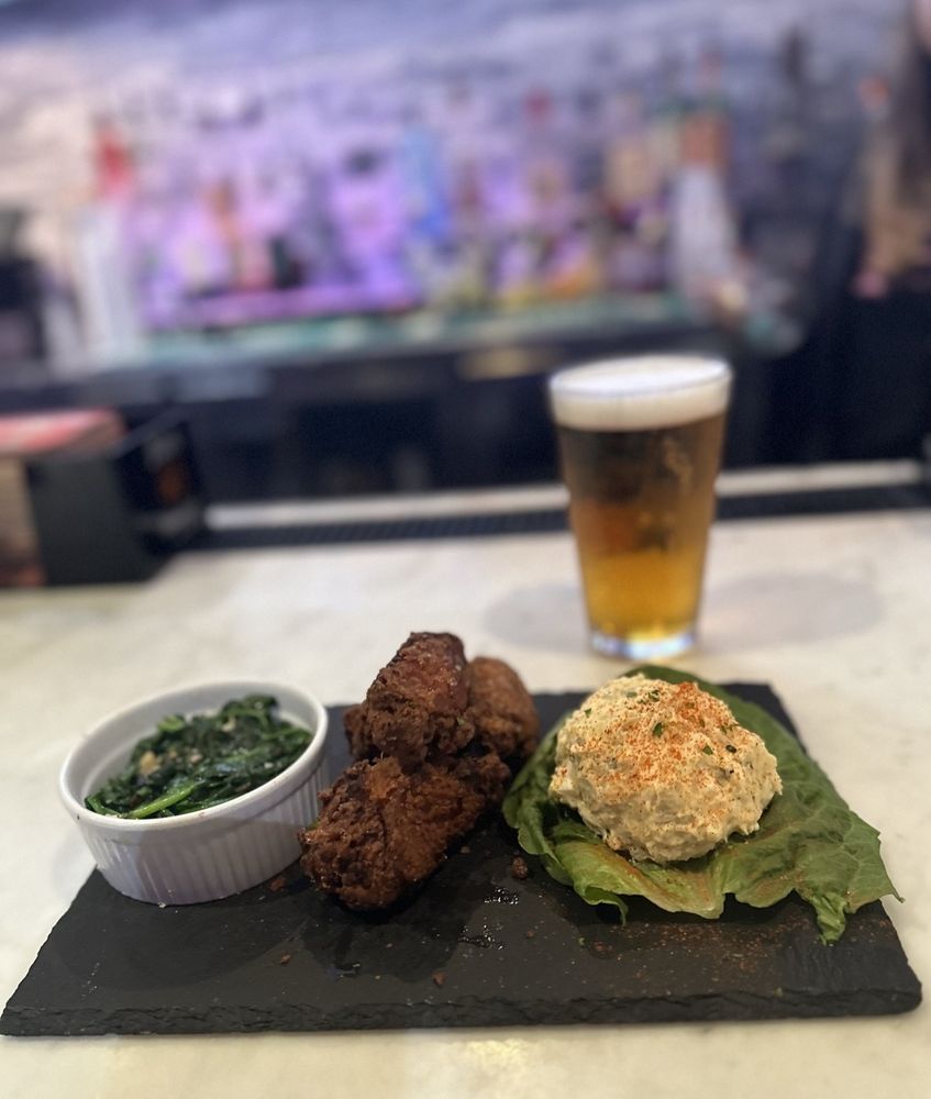 LLEWELLYN PARQ BAR & GRILL Updated September 2024 63 Photos & 30