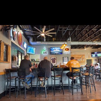 Frank's - Inside bar area!! - American Near Me - Sparta, Tennessee