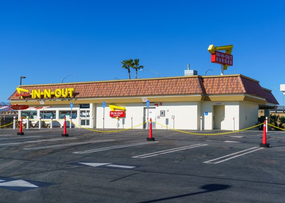 In-N-Out Burger by null
