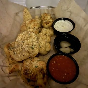Ranalli's Pizza Bar - Lincoln Park - Garlic Knots - Pizza Near Me - Chicago, Illinois