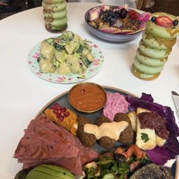 Mezze Cookie Butter (Biscoff) Acai Strawberry Matcha Latte Peach & Pistachio Matcha Latte Mezze Cookie Butter (Biscoff) Acai Strawberry Matcha Latte Peach & Pistachio Matcha Latte