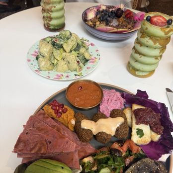 Kadamba Kafe - Mezze Cookie Butter (Biscoff) Acai Strawberry Matcha Latte Peach & Pistachio Matcha Latte - Coffee & Tea Near Me - Brooklyn, New York Kadamba Kafe - Mezze Cookie Butter (Biscoff) Acai Strawberry Matcha Latte Peach & Pistachio Matcha Latte - Coffee & Tea Near Me - Brooklyn, New York