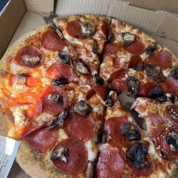 Tinder's Pizza - Pepperoni & Mushroom pizza with Garlic crust - Pizza Near Me - Reseda, California Tinder's Pizza - Pepperoni & Mushroom pizza with Garlic crust - Pizza Near Me - Reseda, California