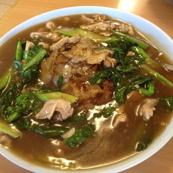 Treasure Pot Thai Restaurant - Gkuay Tiow Lard Na - Stir fried wide rice noodles with gravy - Thai Near Me - Paramount, California Treasure Pot Thai Restaurant - Gkuay Tiow Lard Na - Stir fried wide rice noodles with gravy - Thai Near Me - Paramount, California