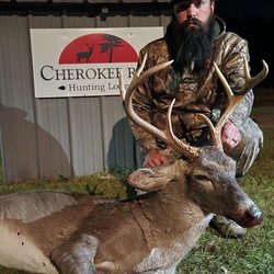 Cherokee Run Hunting Lodge - Whitetail