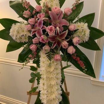 Honey Bee Flowers - Beautiful Cross of flowers for funeral service. - Florists Near Me - Glendale, California Honey Bee Flowers - Beautiful Cross of flowers for funeral service. - Florists Near Me - Glendale, California