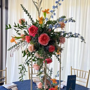 Flora Couture - Reception centerpiece - high arrangement - Florists Near Me - Las Vegas, Nevada Flora Couture - Reception centerpiece - high arrangement - Florists Near Me - Las Vegas, Nevada