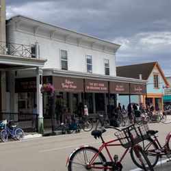 Ryba's Fudge Shops - Outside