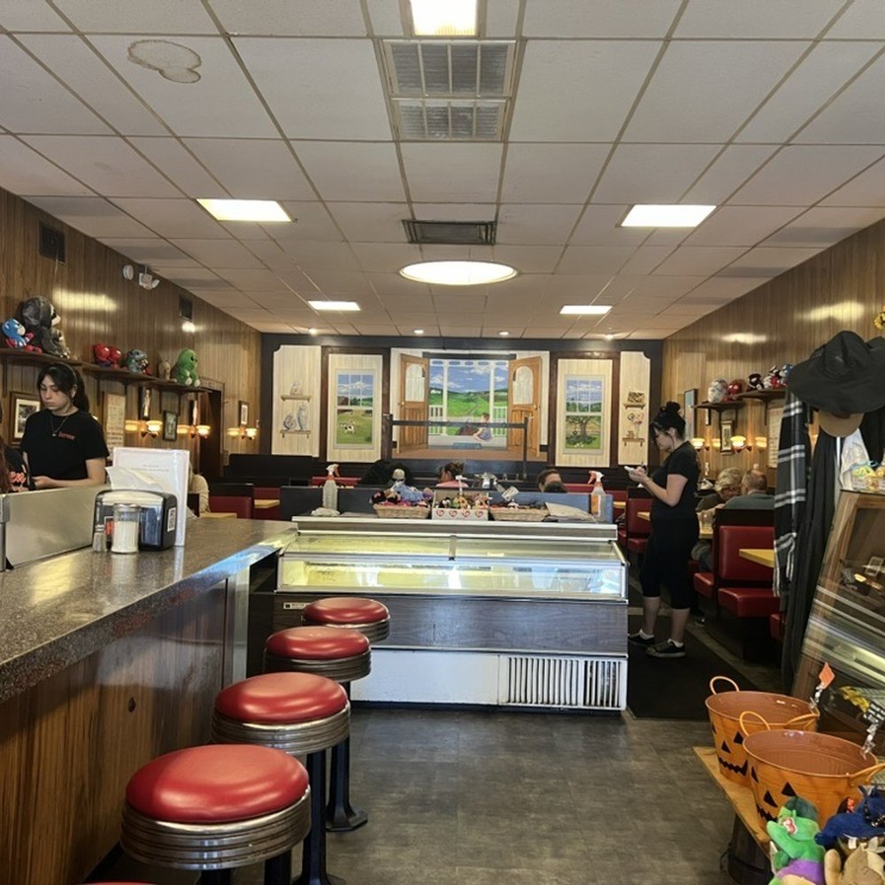 Holsten's - Inside of Holsten's - Candy Stores Near Me - Bloomfield, New Jersey