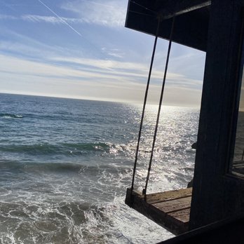 Moonshadows - Ledge seating perfect for singles or pair - Seafood Near Me - Malibu, California Moonshadows - Ledge seating perfect for singles or pair - Seafood Near Me - Malibu, California
