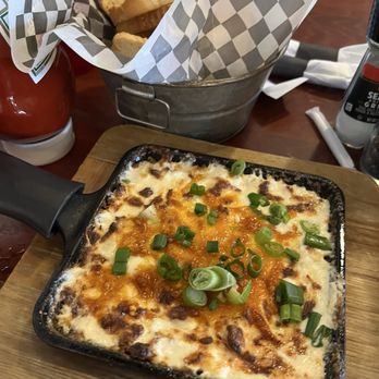 Industrial Taphouse - New American Near Me - Ashland, Virginia