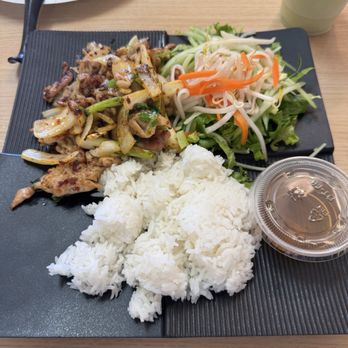 iPho - Lemongrass Chicken and Rice Plate - Vietnamese Near Me - Anaheim, California