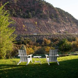 Comfort Inn & Suites Carbondale on the Roaring Fork - Chairs overlooking the river and I-70.