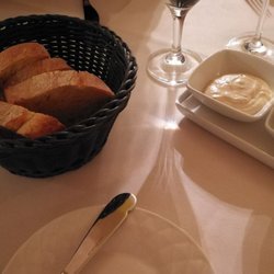 Andrisanis Hofgut Fasanerie - Brot mit zwei Aufstichen als Gruß aus der Küche