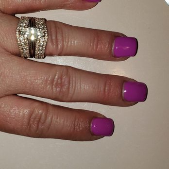 Lisa Nails & Spa - My nails are only 2 days old and it literally looks like I've had my nails on for almost 2 weeks - Nail Salons Near Me - Sonora, California