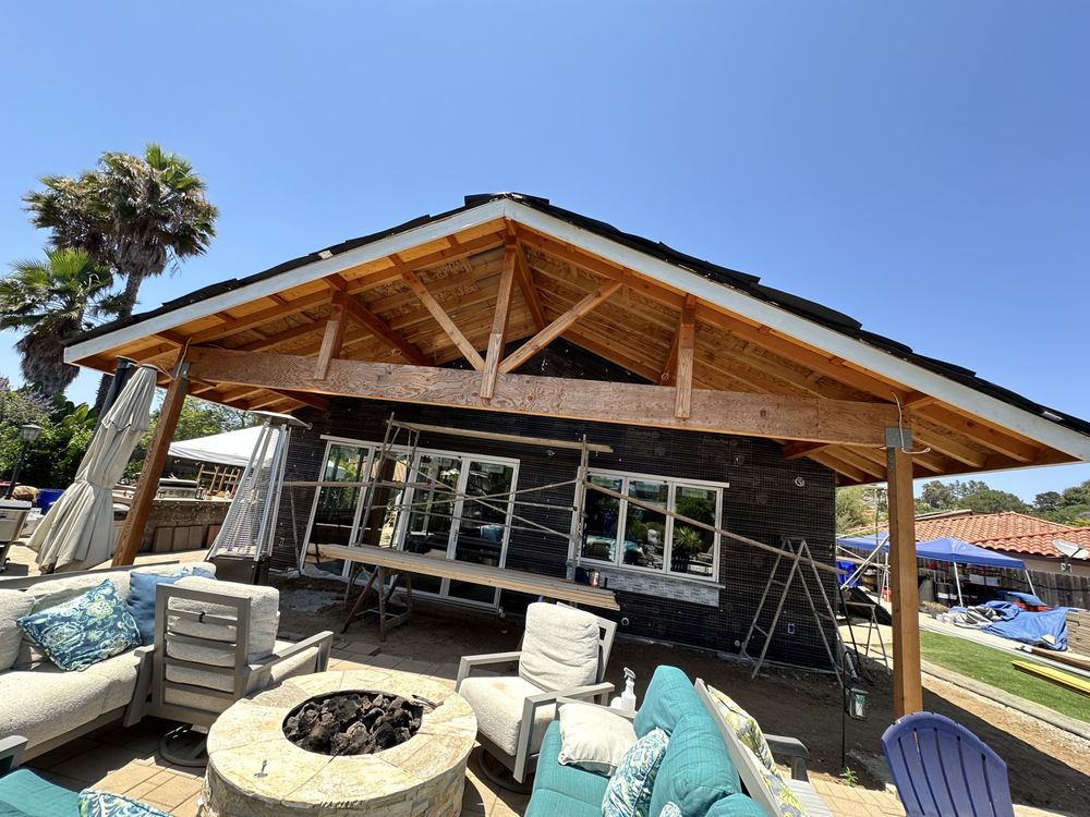 Slide of Del Toro Roofing