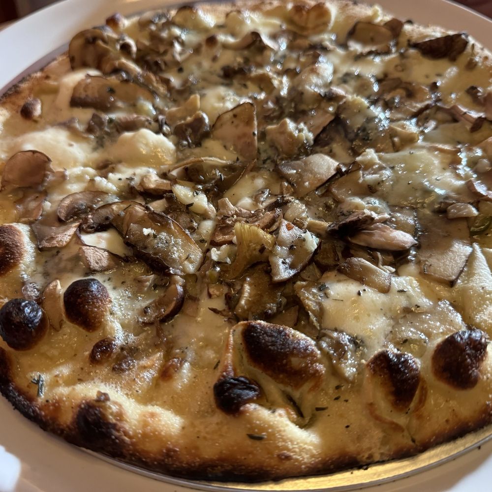 Mi Famiglia - Mushroom Pizza - Italian Near Me - Oregon City, Oregon