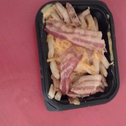 Wendy's - Wendy's oak st Brockton don't go there they serve raw food and the staff is very rude