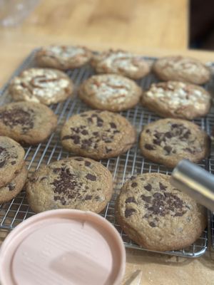 Bee J’s Cookies by null